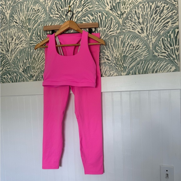 Fabletics Pink Kessler Medium Impact Sports Bra and Powerhold Pink Leggings M - Picture 2 of 8